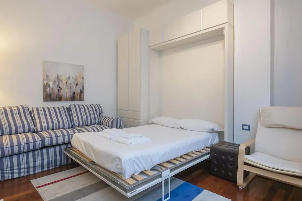 Apartment Youhosty - Lepetit 3 Milan Italy