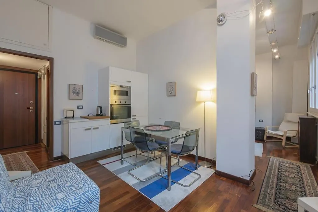 Apartment Youhosty - Lepetit 3 Milan